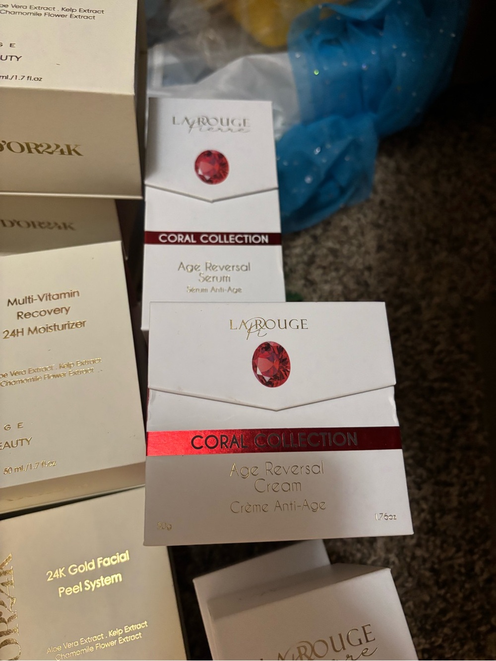 Coach Cashin Carry & 2 Luxury Skincare & Beauty Items Event - Picture 13 of 15